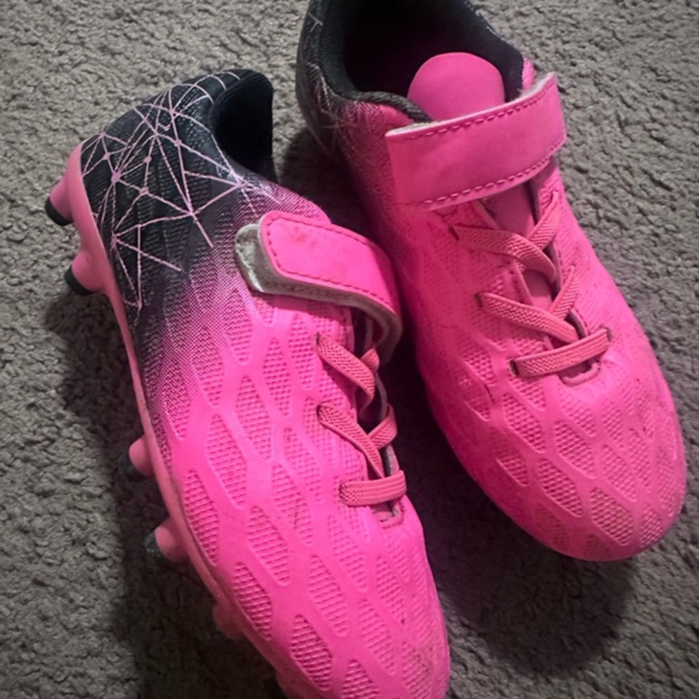 Kids Pink Soccer Shoes